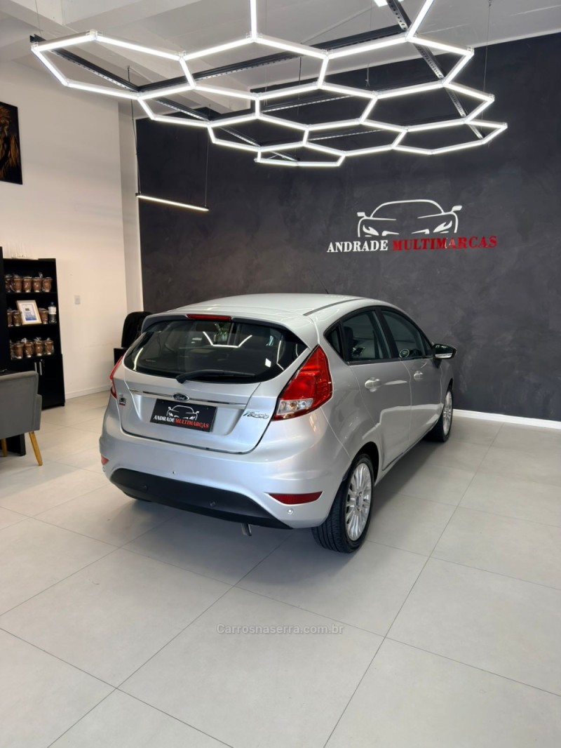 FIESTA 1.6 TITANIUM HATCH 16V FLEX 4P AUTOMÁTICO - 2016 - CAXIAS DO SUL