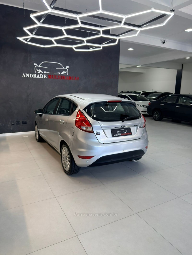 FIESTA 1.6 TITANIUM HATCH 16V FLEX 4P AUTOMÁTICO - 2016 - CAXIAS DO SUL