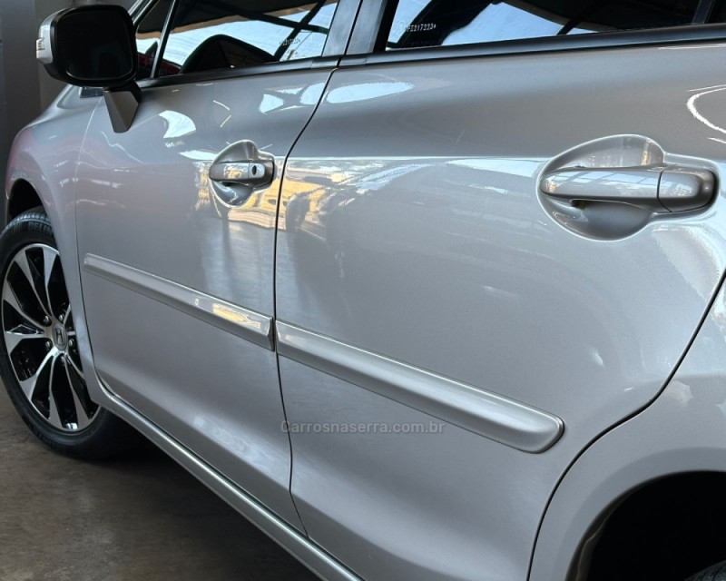 CIVIC 2.0 LXR 16V FLEX 4P AUTOMÁTICO - 2015 - VACARIA
