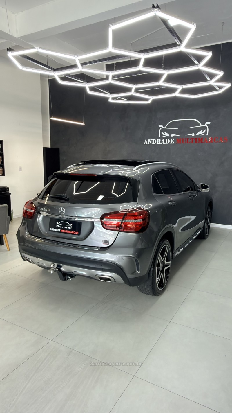 GLA 250 2.0 16V TURBO GASOLINA ENDURO 4P AUTOMÁTICO - 2018 - CAXIAS DO SUL