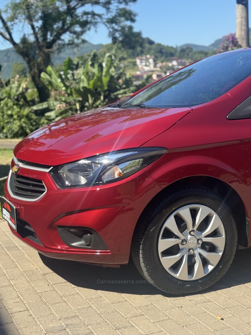 ONIX 1.4 MPFI LT 8V FLEX 4P MANUAL - 2017 - ENCANTADO