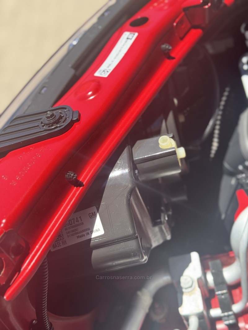 ONIX 1.4 MPFI LT 8V FLEX 4P MANUAL - 2017 - ENCANTADO