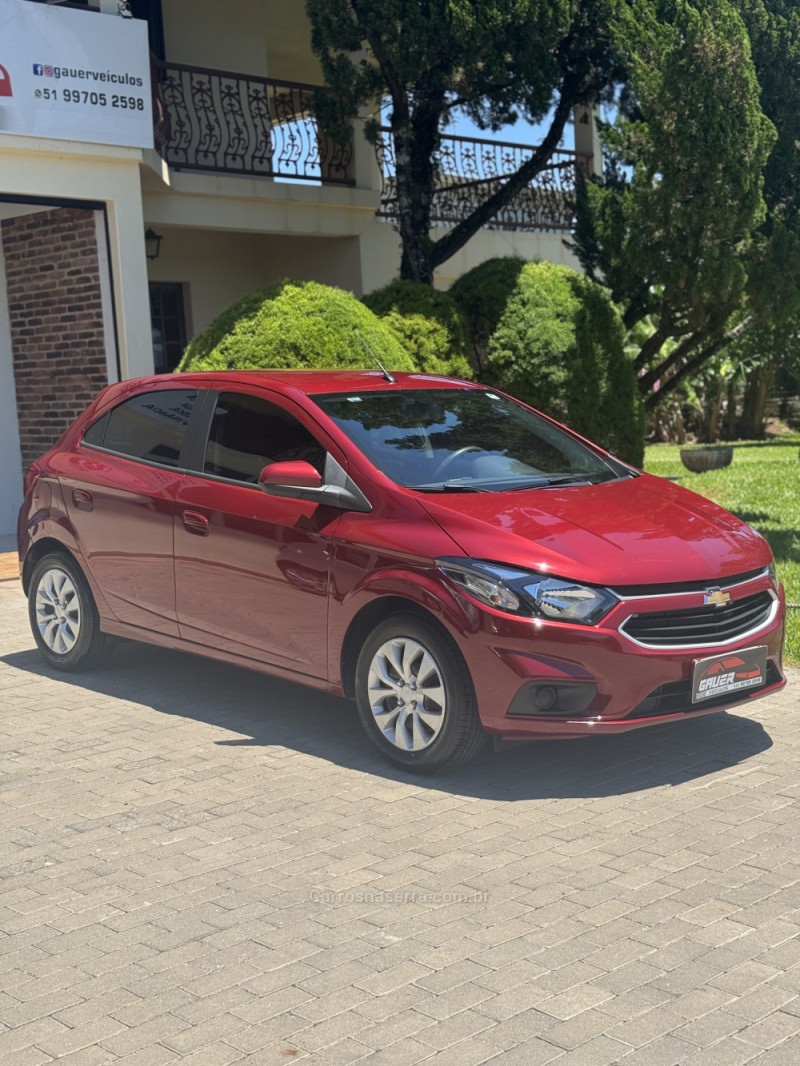 ONIX 1.4 MPFI LT 8V FLEX 4P MANUAL - 2017 - ENCANTADO