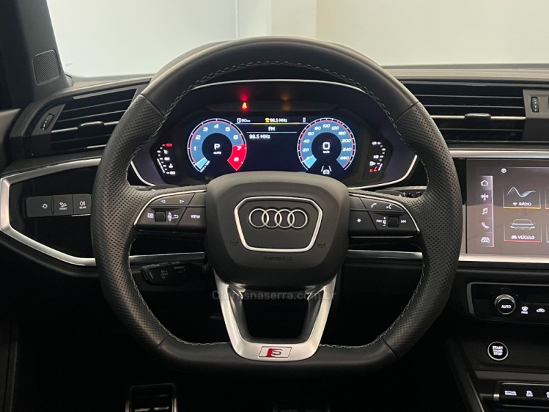 Q3 2.0 TFSI PERFORMANCE BLACK QUATTRO GASOLINA 4P AUTOMÁTICO - 2024 - FLORES DA CUNHA