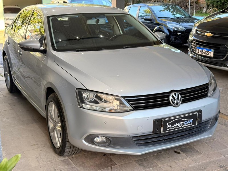 JETTA 2.0 COMFORTLINE FLEX 4P TIPTRONIC - 2012 - FARROUPILHA