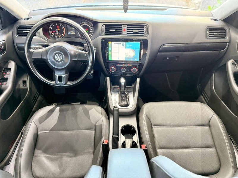 JETTA 2.0 COMFORTLINE FLEX 4P TIPTRONIC - 2012 - FARROUPILHA