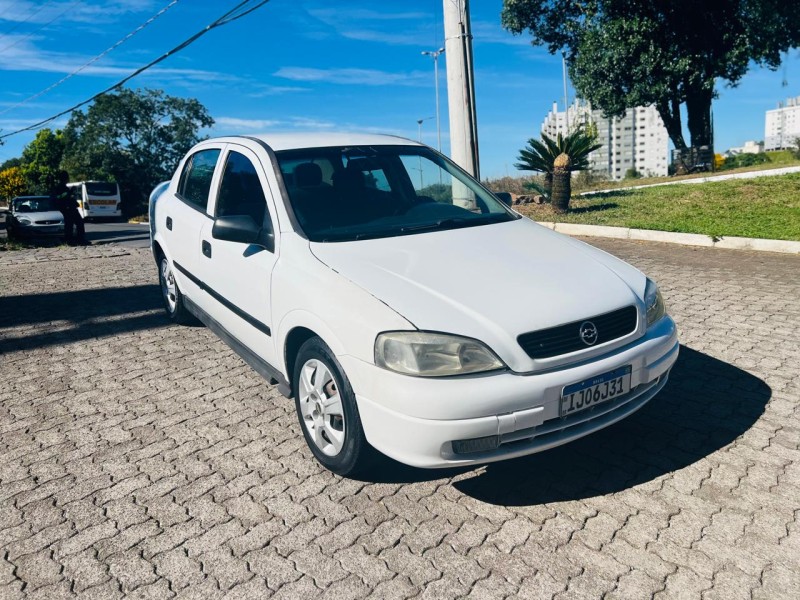 ASTRA 1.8 MPFI GL SEDAN 8V GASOLINA 4P MANUAL - 2000 - BENTO GONçALVES