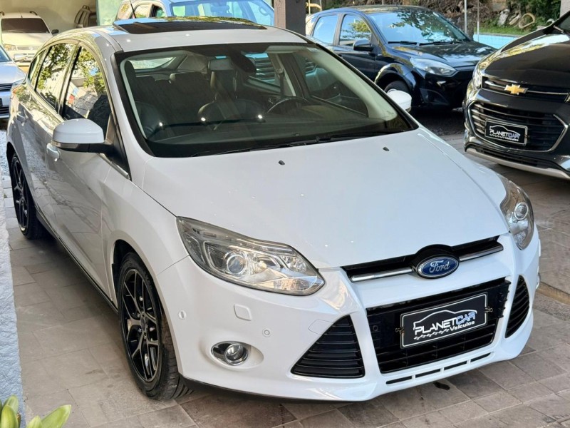 FOCUS 2.0 TITANIUM PLUS HATCH 16V FLEX 4P AUTO - 2015 - FARROUPILHA