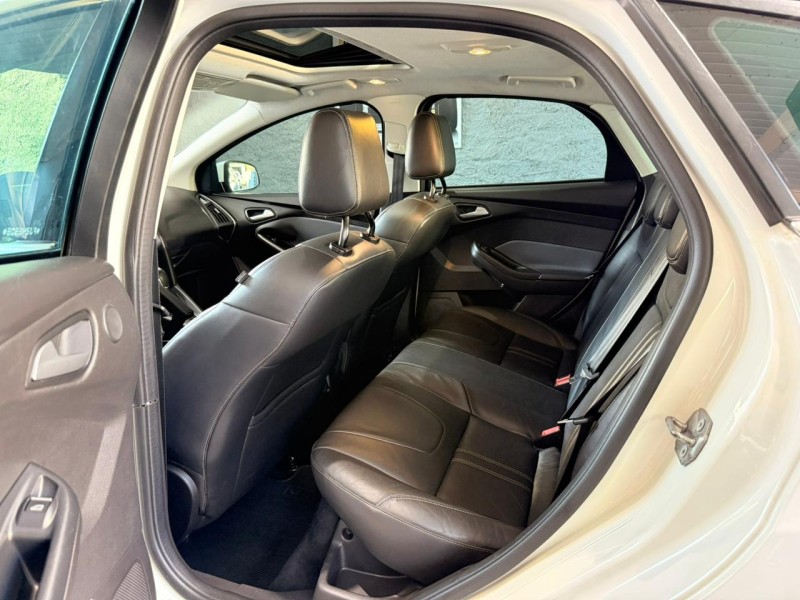 FOCUS 2.0 TITANIUM PLUS HATCH 16V FLEX 4P AUTO - 2015 - FARROUPILHA