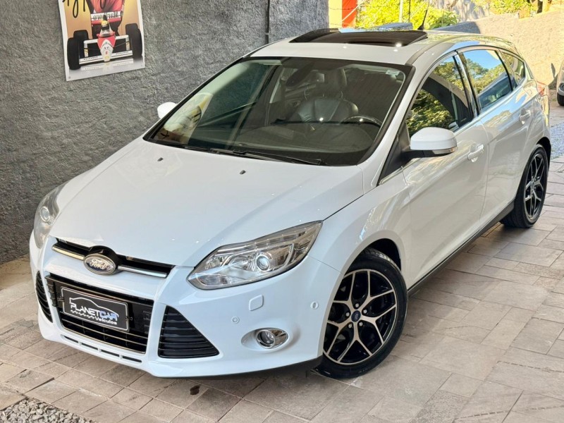 focus 2.0 titanium plus hatch 16v flex 4p auto 2015 farroupilha