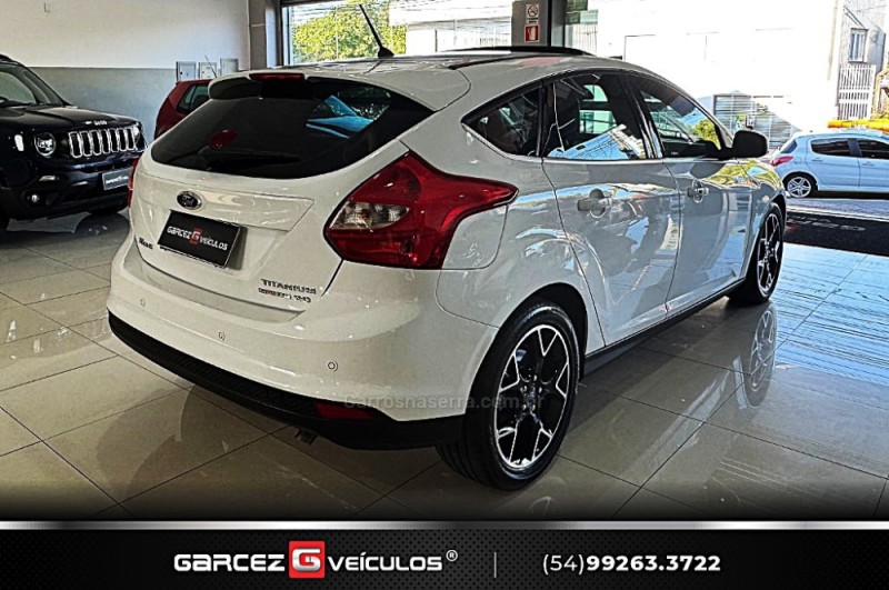 FOCUS 2.0 TITANIUM PLUS HATCH 16V FLEX 4P AUTO - 2015 - BENTO GONçALVES
