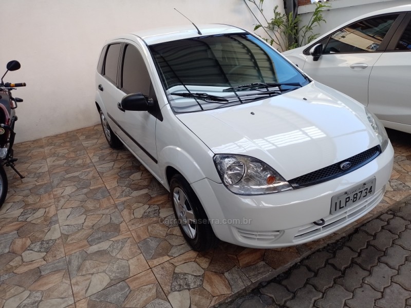 FIESTA 1.0 MPI PERSONNALITÉ SEDAN GASOLINA 4P MANUAL - 2004 - CAXIAS DO SUL