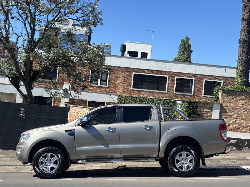 RANGER 2.5 XLT 4X2 CD 16V FLEX 4P MANUAL - 2014 - FARROUPILHA