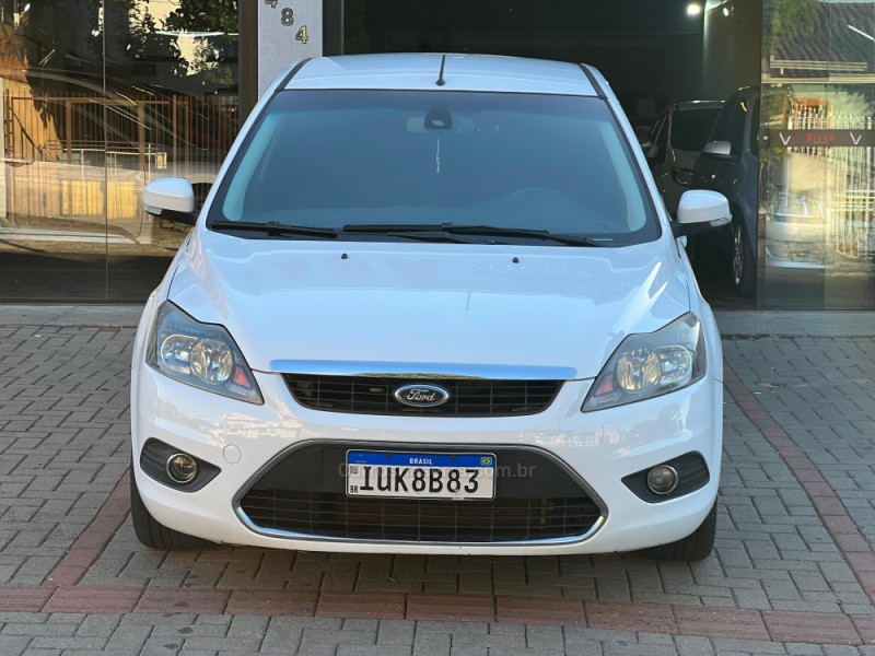 FOCUS 1.6 SE PLUS 16V FLEX 4P MANUAL - 2013 - SAPUCAIA DO SUL