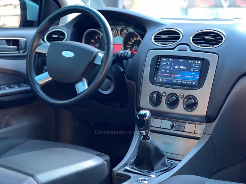 FOCUS 1.6 SE PLUS 16V FLEX 4P MANUAL - 2013 - SAPUCAIA DO SUL