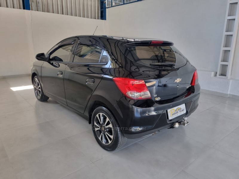 ONIX 1.4 MPFI LTZ 8V FLEX 4P MANUAL - 2013 - VACARIA
