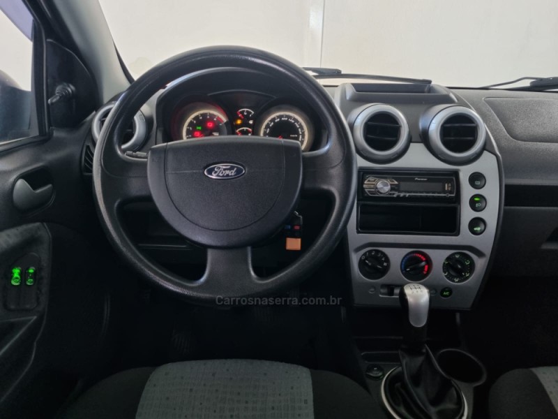 FIESTA 1.6 MPI CLASS SEDAN 8V FLEX 4P MANUAL - 2011 - VACARIA