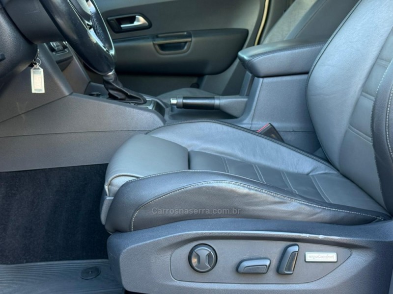 AMAROK 2.0 HIGHLINE 4X4 CD 16V TURBO INTERCOOLER DIESEL 4P AUTOMÁTICO - 2016 - LAGOA VERMELHA