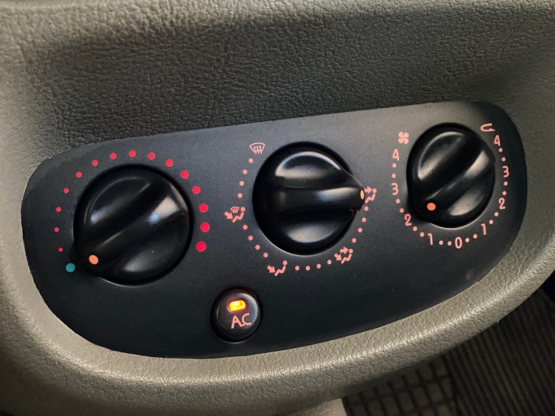 CLIO 1.0 EXPRESSION 16V GASOLINA 4P MANUAL - 2004 - CAXIAS DO SUL