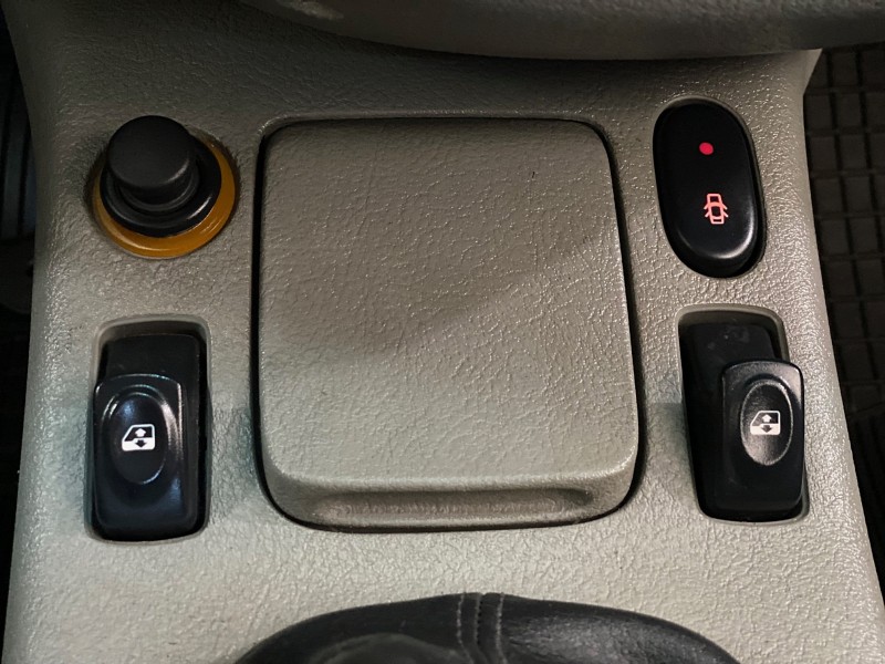 CLIO 1.0 EXPRESSION 16V GASOLINA 4P MANUAL - 2004 - CAXIAS DO SUL