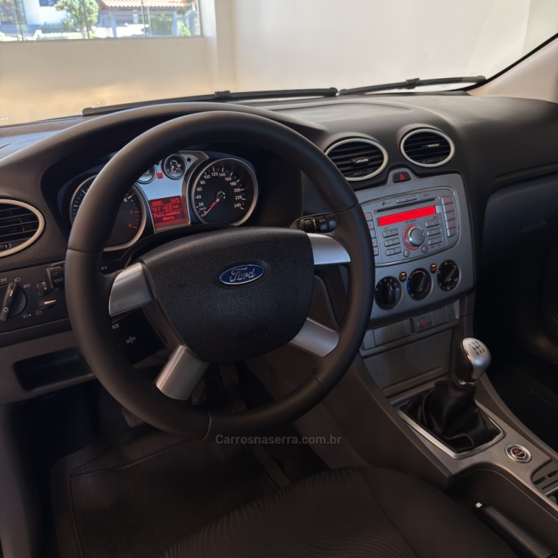 FOCUS 2.0 GLX SEDAN 16V FLEX 4P MANUAL - 2013 - FARROUPILHA