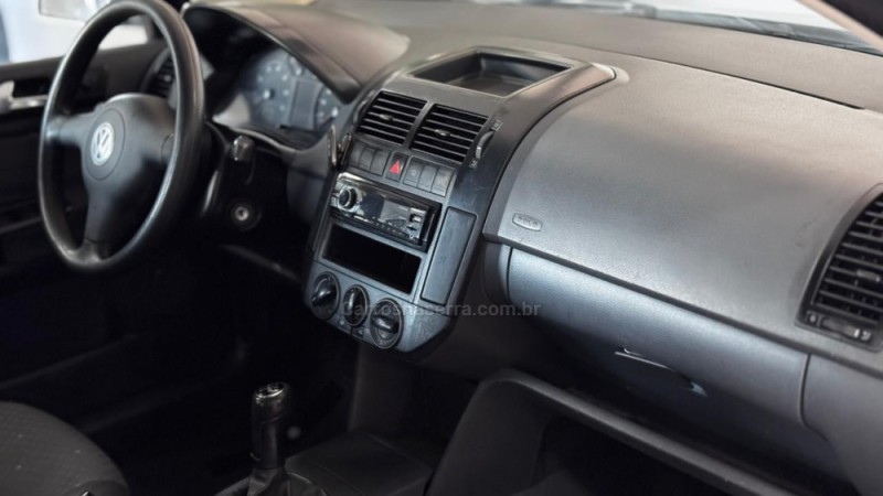 POLO 1.6 MI 8V FLEX 4P MANUAL - 2006 - ESTâNCIA VELHA