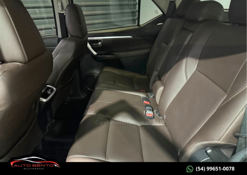 HILUX SW4 2.8 SRX 4X4 7 LUGARES 16V TURBO INTERCOOLER DIESEL 4P AUTOMÁTICO - 2019 - BENTO GONçALVES