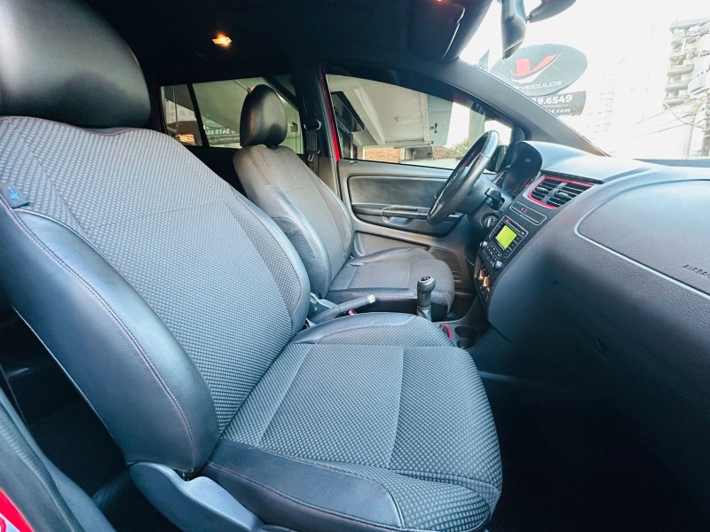 FOX 1.6 MI ROCK IN RIO 8V FLEX 4P MANUAL - 2014 - CAXIAS DO SUL