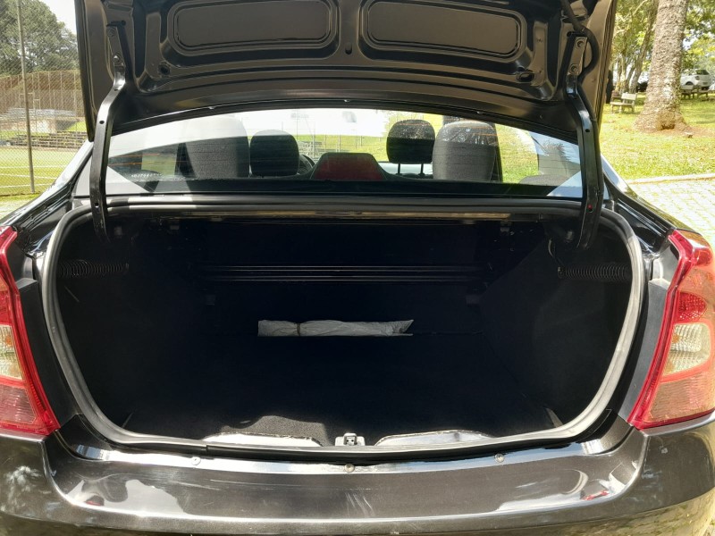 LOGAN 1.6 EXPRESSION 16V FLEX 4P AUTOMÁTICO - 2013 - CAXIAS DO SUL