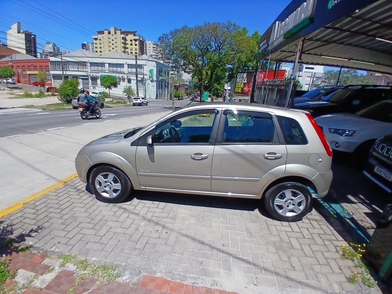 FIESTA 1.6 MPI HATCH 8V FLEX 4P MANUAL - 2010 - CAXIAS DO SUL