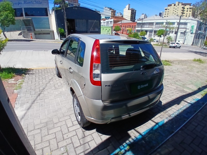 FIESTA 1.6 MPI HATCH 8V FLEX 4P MANUAL - 2010 - CAXIAS DO SUL