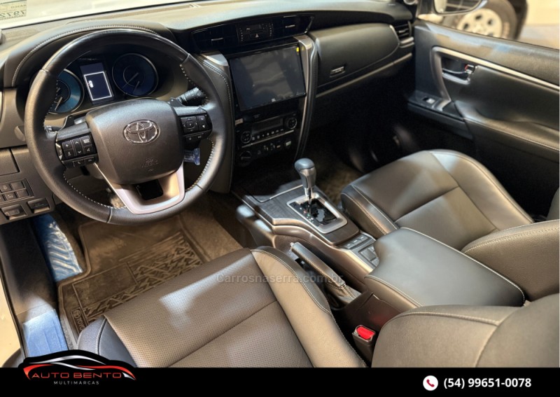 HILUX SW4 2.8 SRX 4X4 7 LUGARES 16V TURBO INTERCOOLER DIESEL 4P AUTOMÁTICO - 2024 - BENTO GONçALVES