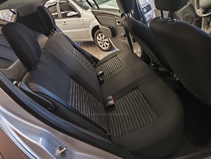 SANDERO 1.6 EXPRESSION 8V FLEX 4P MANUAL - 2014 - CAXIAS DO SUL