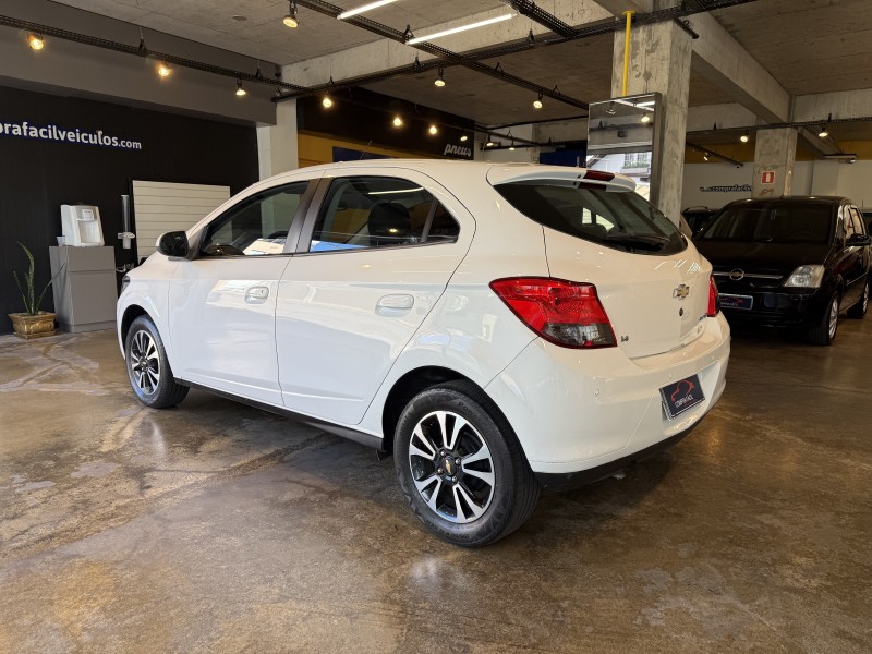 ONIX 1.4 MPFI LTZ 8V FLEX 4P MANUAL - 2014 - BENTO GONçALVES