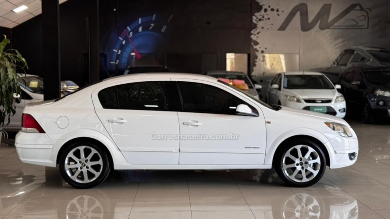 VECTRA 2.0 MPFI ELEGANCE 8V FLEX 4P MANUAL - 2007 - ESTâNCIA VELHA