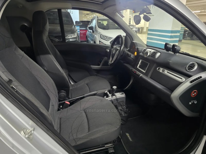 FORTWO 1.0 PASSION COUPÉ 3 CILINDROS 12V GASOLINA 2P AUTOMÁTICO - 2013 - PORTO ALEGRE