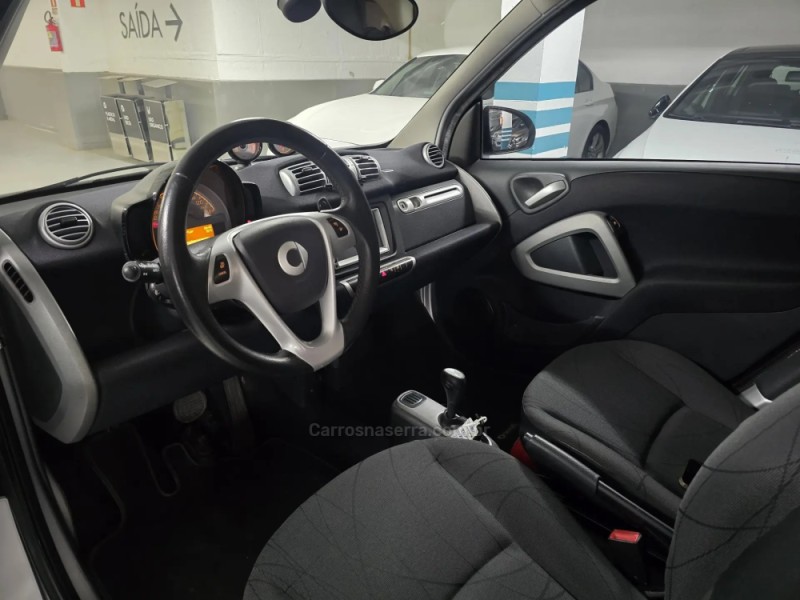 FORTWO 1.0 PASSION COUPÉ 3 CILINDROS 12V GASOLINA 2P AUTOMÁTICO - 2013 - PORTO ALEGRE