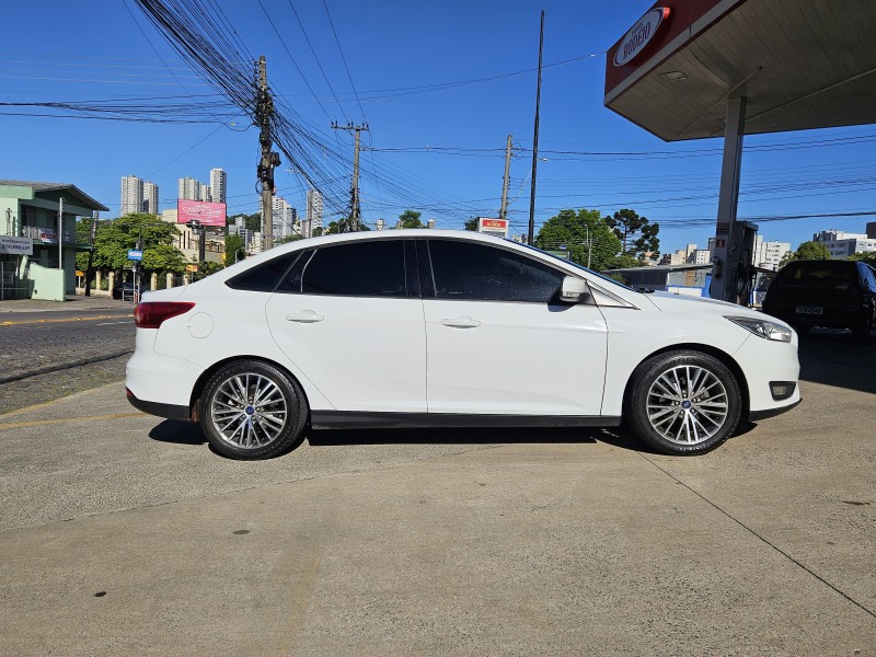 FOCUS 2.0 SE PLUS SEDAN 16V FLEX 4P AUTOMÁTICO - 2015 - CAXIAS DO SUL