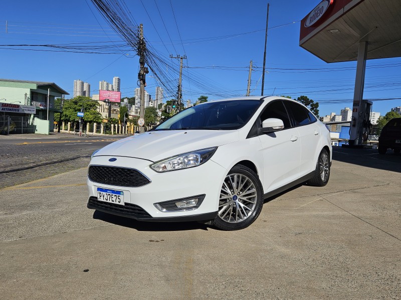 focus 2.0 se plus sedan 16v flex 4p automatico 2015 caxias do sul