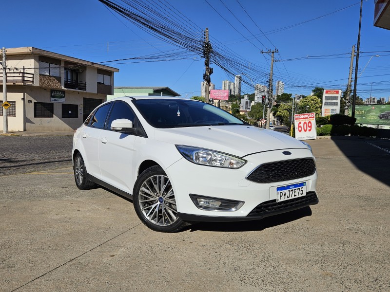 FOCUS 2.0 SE PLUS SEDAN 16V FLEX 4P AUTOMÁTICO - 2015 - CAXIAS DO SUL