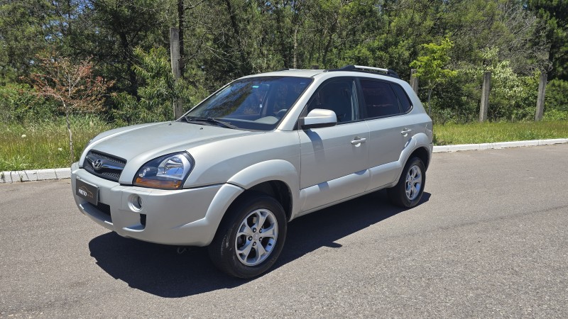 tucson 2.0 mpfi gls base 16v 143cv 2wd gasolina 4p automatico 2012 bento goncalves