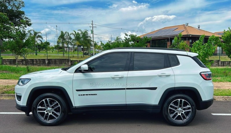 COMPASS 2.0 16V FLEX SPORT AUTOMÁTICO - 2019 - FARROUPILHA