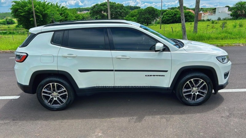 COMPASS 2.0 16V FLEX SPORT AUTOMÁTICO - 2019 - FARROUPILHA