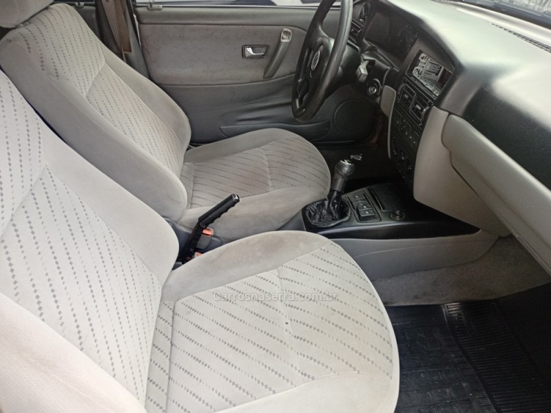 SANTANA 2.0 MI 8V GASOLINA 4P MANUAL - 2002 - CAXIAS DO SUL