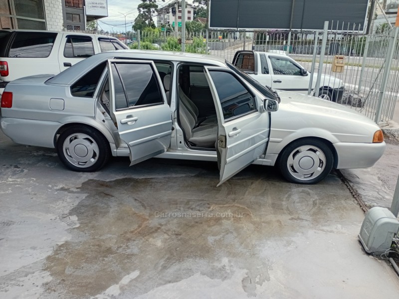 SANTANA 2.0 MI 8V GASOLINA 4P MANUAL - 2002 - CAXIAS DO SUL