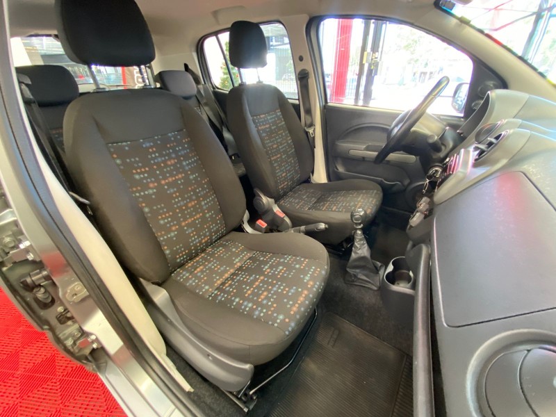 UNO 1.0 EVO VIVACE 8V FLEX 4P MANUAL - 2013 - CAXIAS DO SUL