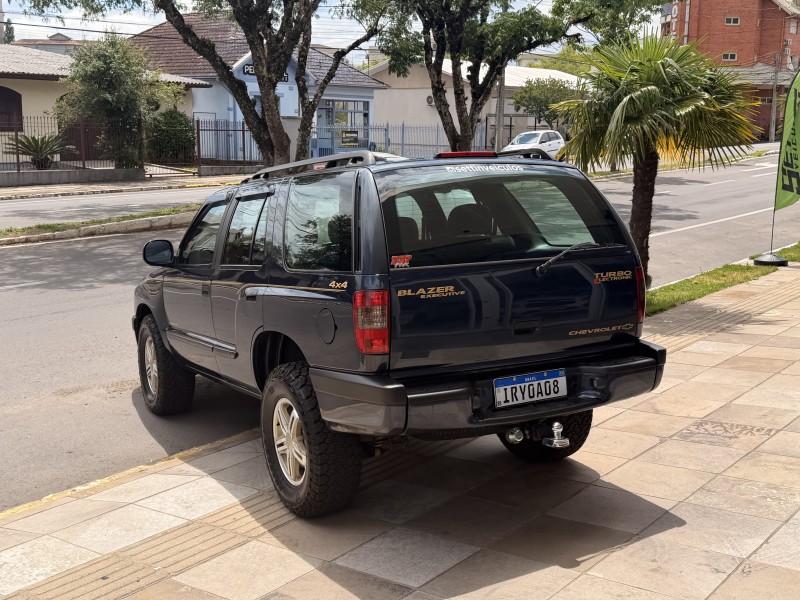 BLAZER 2.8 EXECUTIVE 4X4 TURBO ELETRONIC DIESEL 4P MANUAL - 2008 - FARROUPILHA