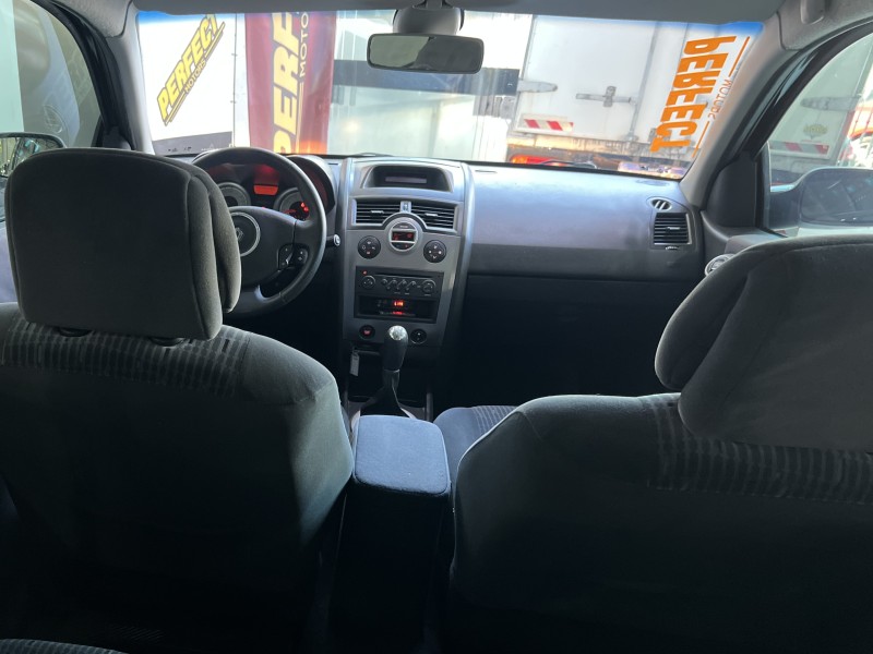 MÉGANE 1.6 DYNAMIQUE 16V FLEX 4P MANUAL - 2010 - PORTãO