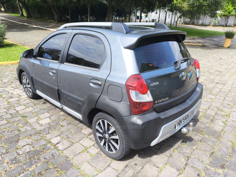 ETIOS 1.5 XLS 16V FLEX 4P MANUAL - 2015 - FARROUPILHA