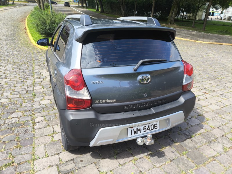 ETIOS 1.5 XLS 16V FLEX 4P MANUAL - 2015 - FARROUPILHA